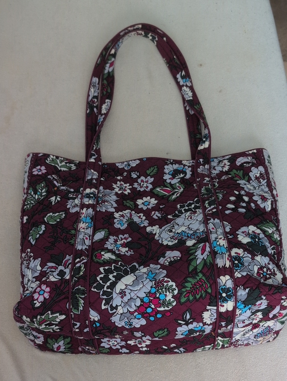 Quilted Floral Tote Bag in Burgundy